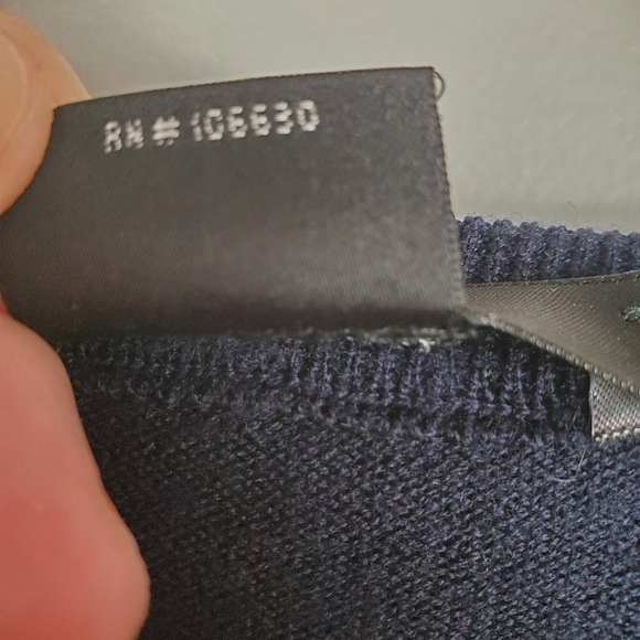 Giorgiolini Men's Merino Wool V-neck Sweater. Navy Blue. XL - Picture 5 of 12